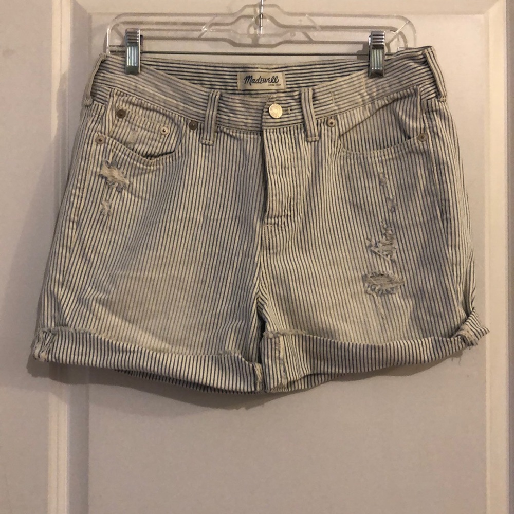 Madewell boyfriend jean shorts. Size 27.